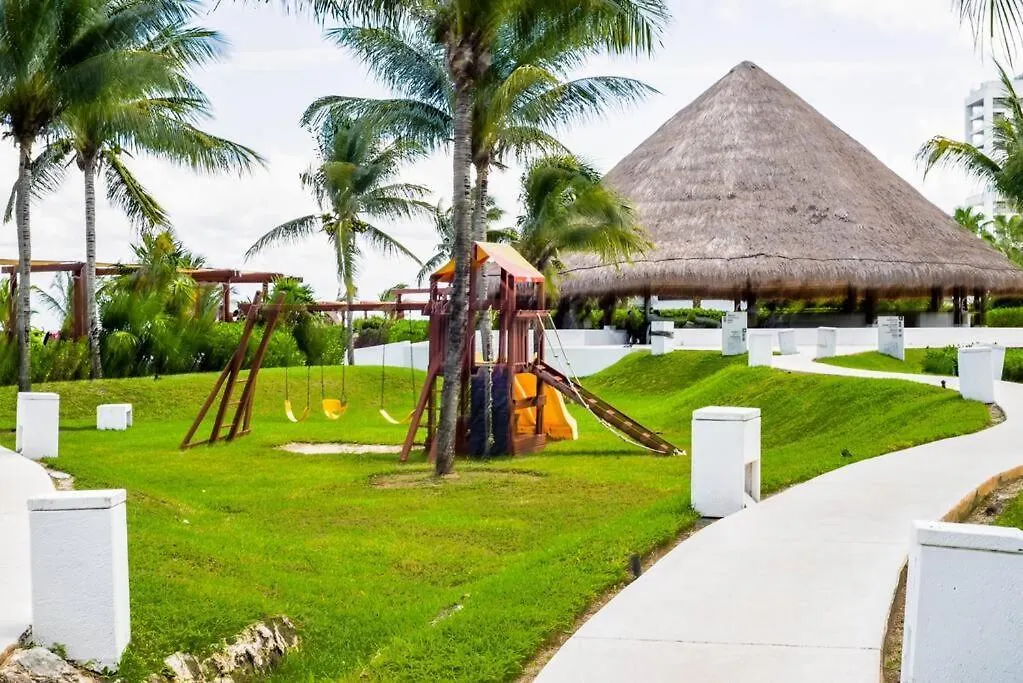 Punta Me Luxury Apartments Ocean View & Beach Front In Amara カンクン
